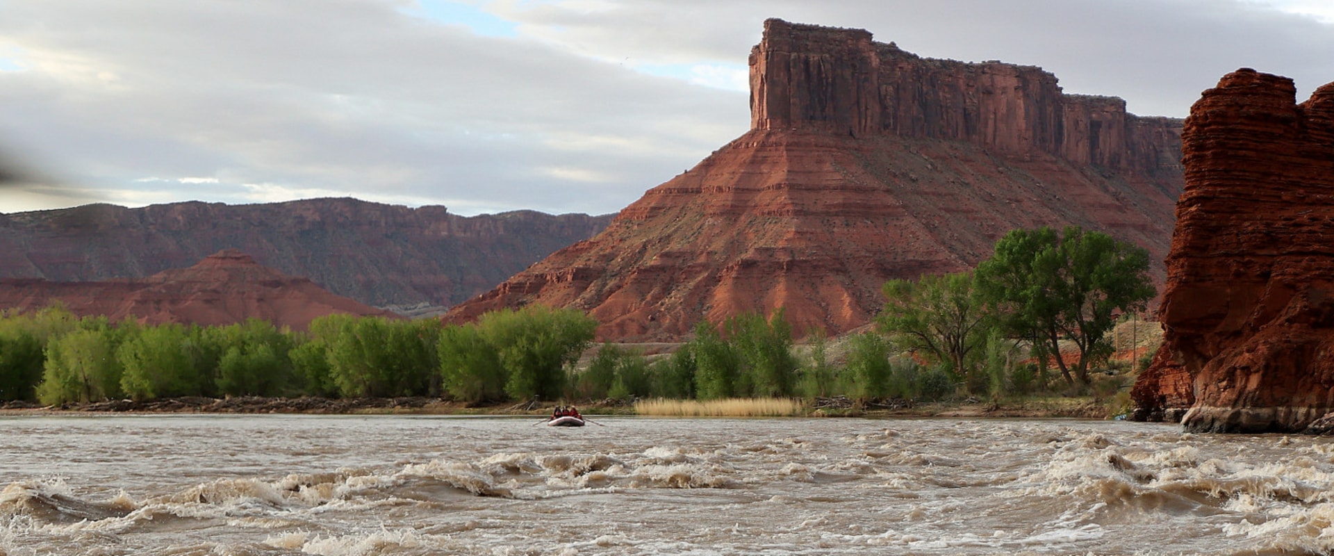 Uncovering the Top Industries Covered by Journalists in Utah County, Utah